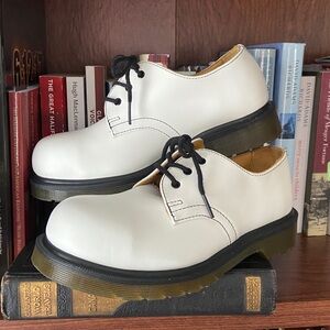 Dr. Martens 1925 5400 PW White Leather Lace Up Oxford Shoe Women's Size 6